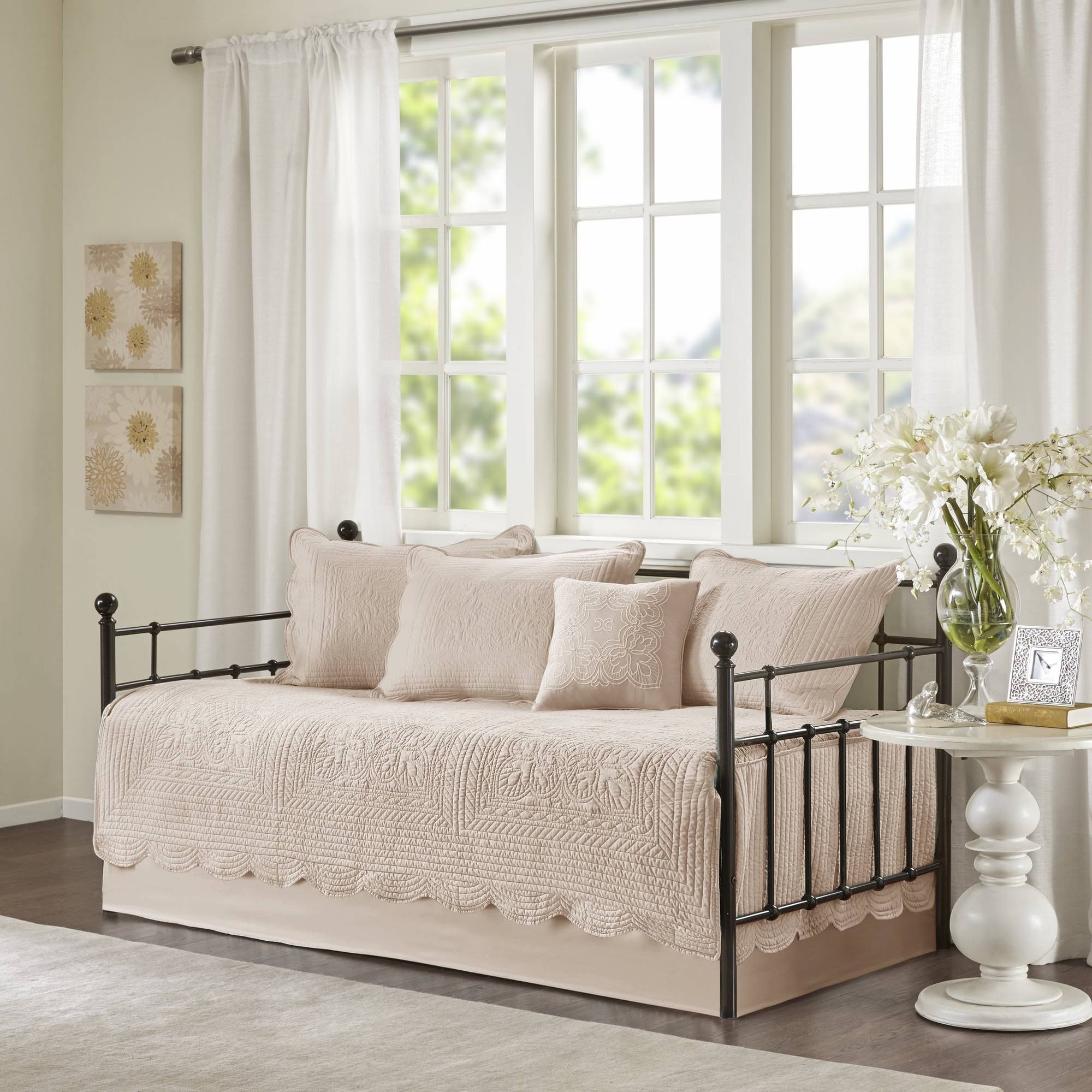 a97d3a5526b397094448d59e3fbd686cf4f75e6a4c8c1d810c5c611111049826.jpg Madison Park Tuscany 6 Piece Reversible Scalloped Edge Daybed Cover Set - Blush - Image 1