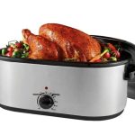 Avantco ACR22SS 22 Qt. Countertop Roaster Oven/Warmer - 120V, 1450W