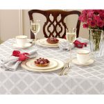 Lenox Laurel Leaf 70"x104" Oval Tablecloth, White