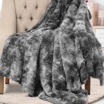 Everlasting Comfort Luxury Faux Fur Throw Blanket - Soft Fluffy Warm Cozy Plush Gray