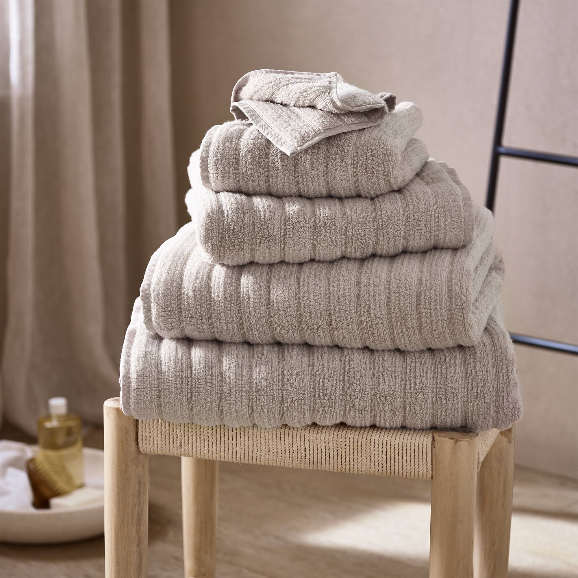 b013e7391f0a1b99f14c03798a62182361ed014f7e073bd78b940c5433906785.jpg The White Company Rib Hydrocotton Bath Towel, Oatmeal, - Image 1