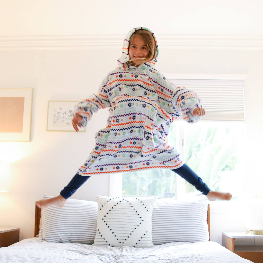 b24526e48fcf10f383d4316ded981ff7163091f78d203688a6549c79332cdb08.jpg Catalonia Oversized Blanket Hoodie Sweatshirt for Kids, Wearable Fleece Pullover with Large Front Pocket, Teen Boys Girls Gift - Image 1
