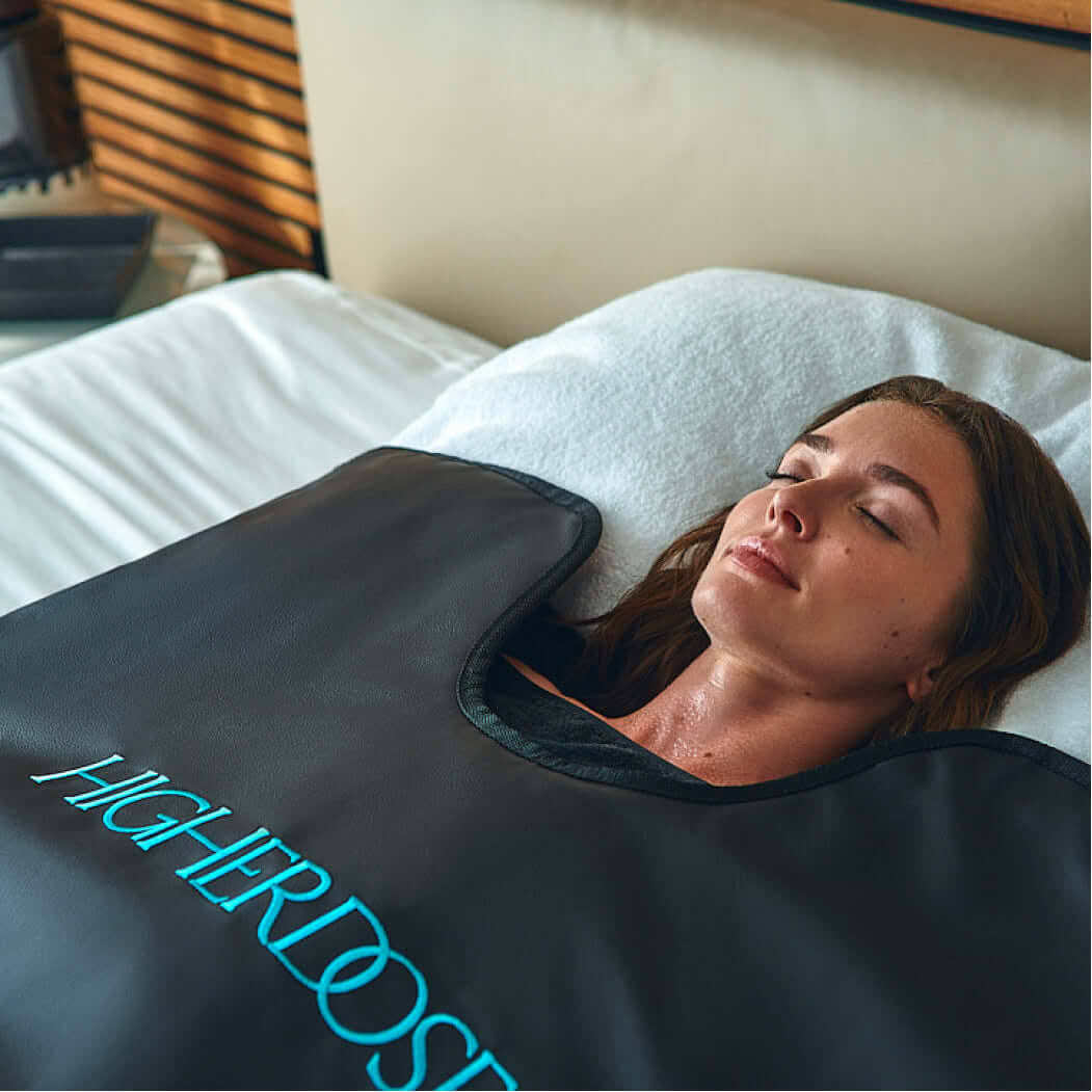 b639fda995f38e6aa9385c17b80ff223f483ab9af8154b1a61e2cc75ebd4c431.jpg HigherDOSE Infrared Sauna Blanket Blanket with No Insert - Image 1