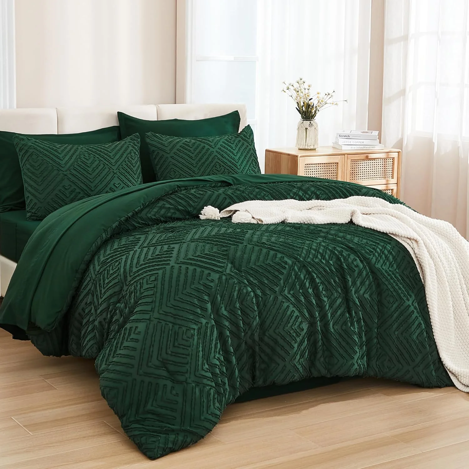 b81bcded6ac9fa276a0ec6306adb7f9ce17a346b5fa7ea4f8ac24c5034eec89b.webp Queen Comforter Set 7 Piece Dark Emerald Green - Bed in a Bag Queen Boho Lightweight Fluffy Tufted Bedding Sets with Comforter, Sheets, Pillowcases & Shams - Image 1
