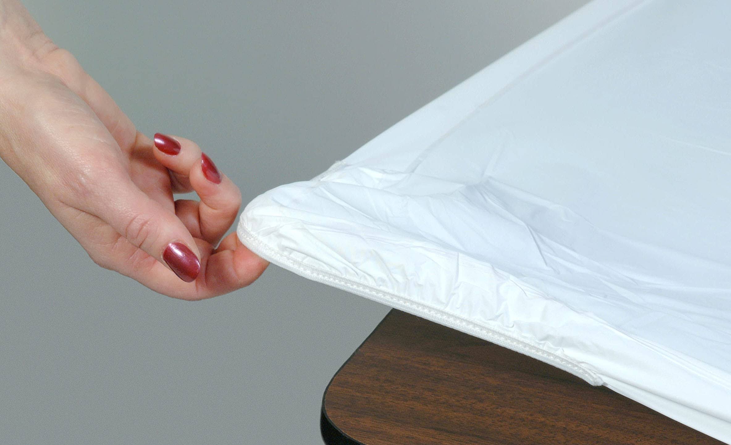 ba432fb0add15ddaa14fe5b030238fbdf3dcee13d6347d1bfb4663c44bf38bed.jpg Kwik-Covers 8' Rectangular Plastic Table Covers 30" x 96" (8 Feet), Bundle of 10 - Indoor or Outdoor Fitted Table Covers for Banquet Tables (10 Pack - Image 1
