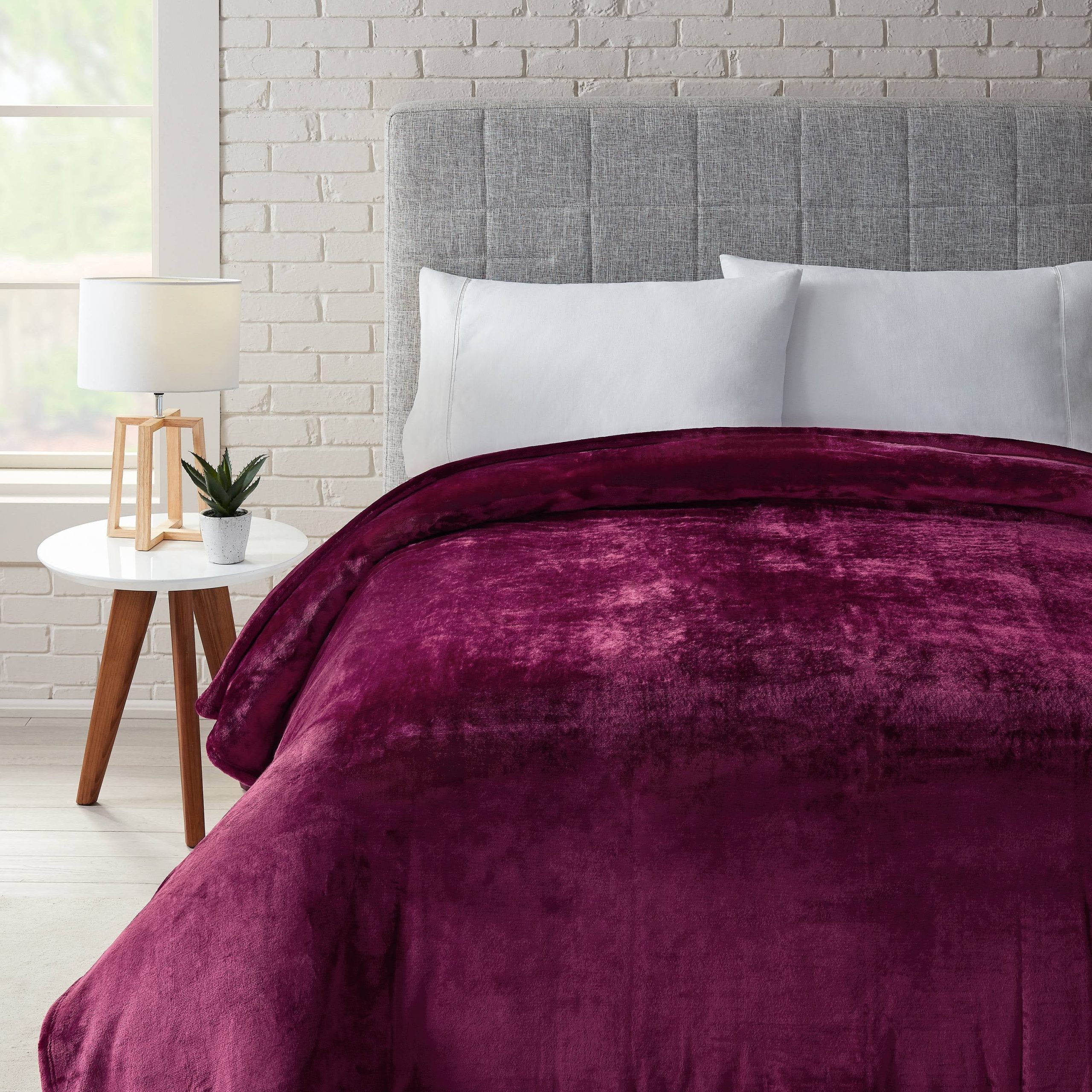 c15b95408d711252123f8a3082515f10f22c90537aae5fbd8bb2e1911c0f70aa.jpg Better Homes & Gardens Luxury Velvet Plush Blanket, Full/Queen, Purple - Image 1