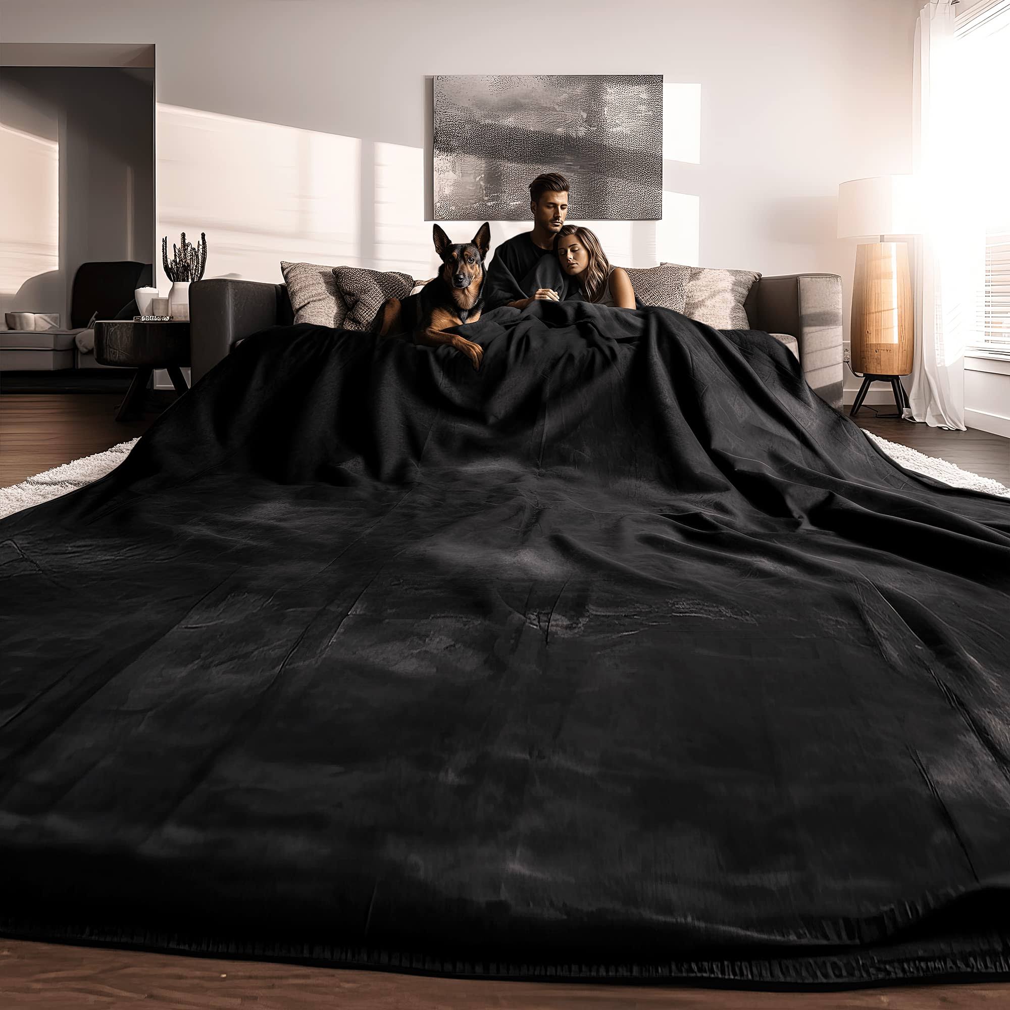 c20ba8628e63e002ee73f52e98ba6515c4e441c5eb0bfce7fd5367a7439312ac.jpg EasyFluffy Extra Large Seamless Blanket for Family & Couples 10' x 10', Black - Image 1