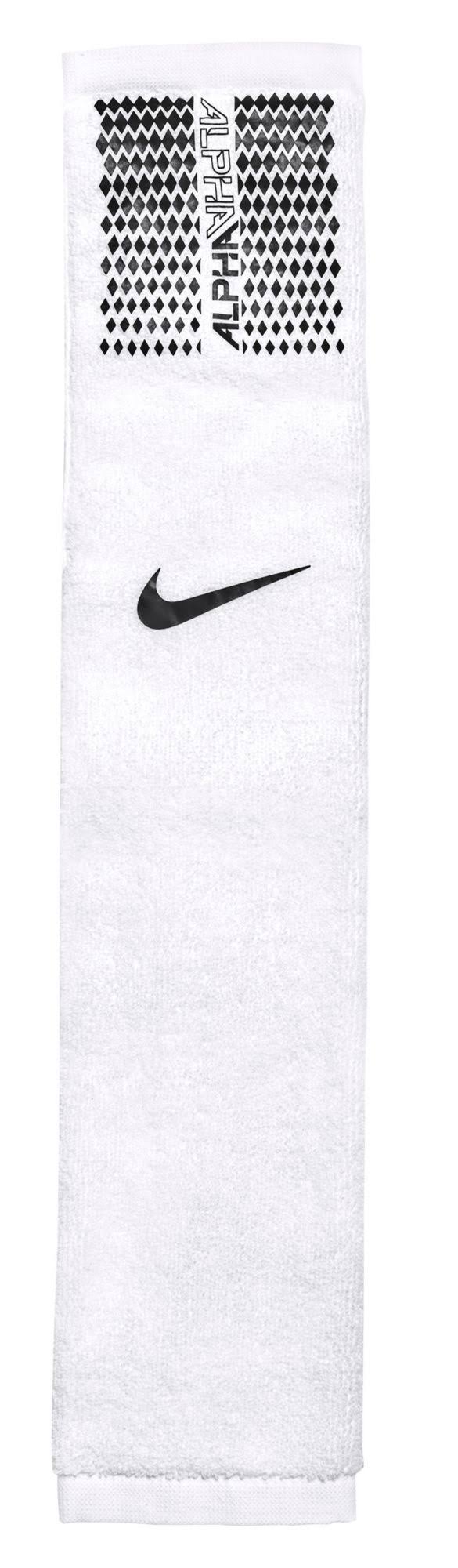 c3db9c774c92a15d502b9f07e505fbf00e858e1e1a0858e21e646edd24209446.jpg Nike Alpha Football Towel, White/Black - Image 1
