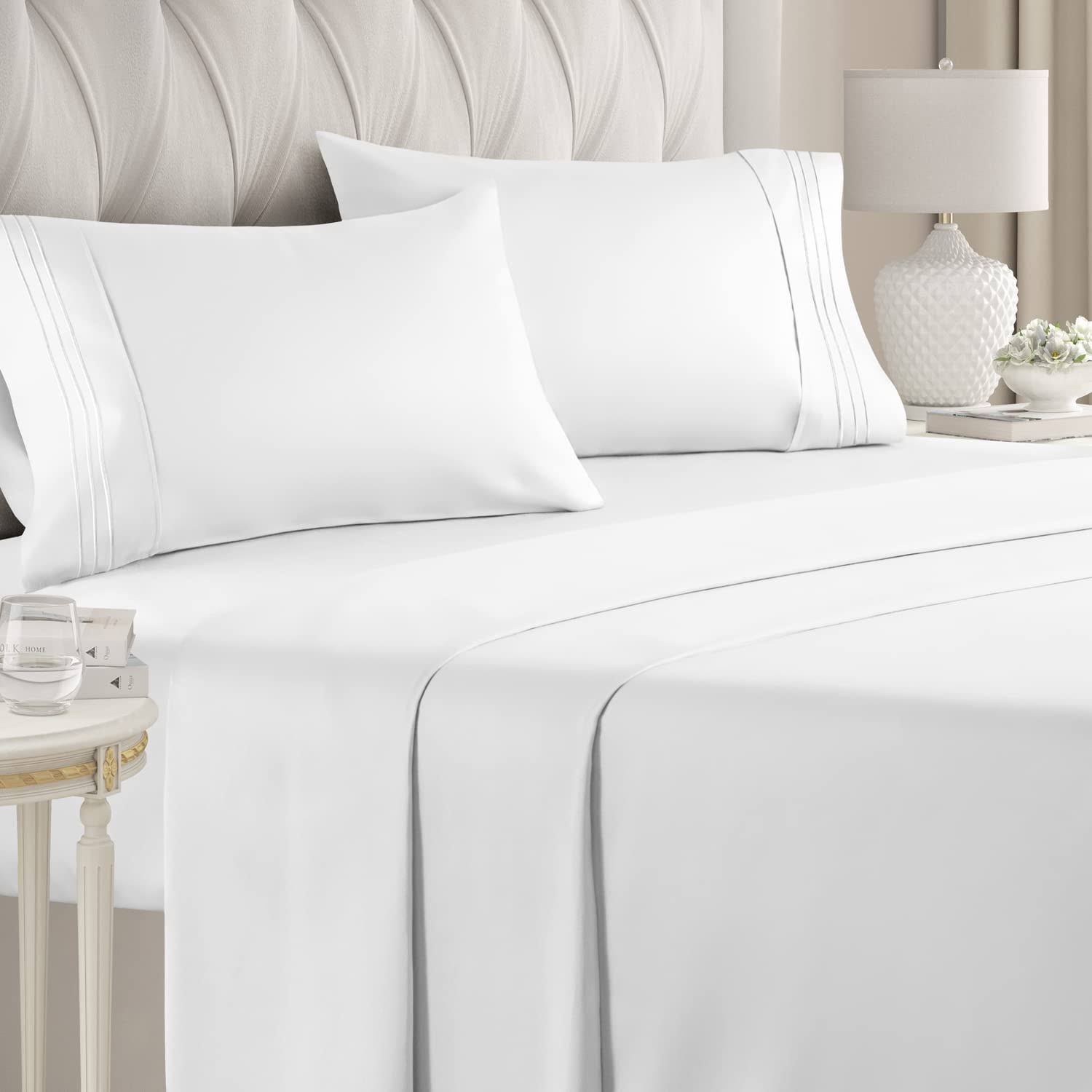 c6617c647561d365954bb5390b73e27de1bb5758587acfec20b7a2ae602dd3da.jpg Full Size 4 Piece Sheet Set - Comfy Breathable & Cooling Sheets - Hotel Luxury Bed Sheets for Women & Men - Deep Pockets, Easy-Fit, Extra Soft & - Image 1