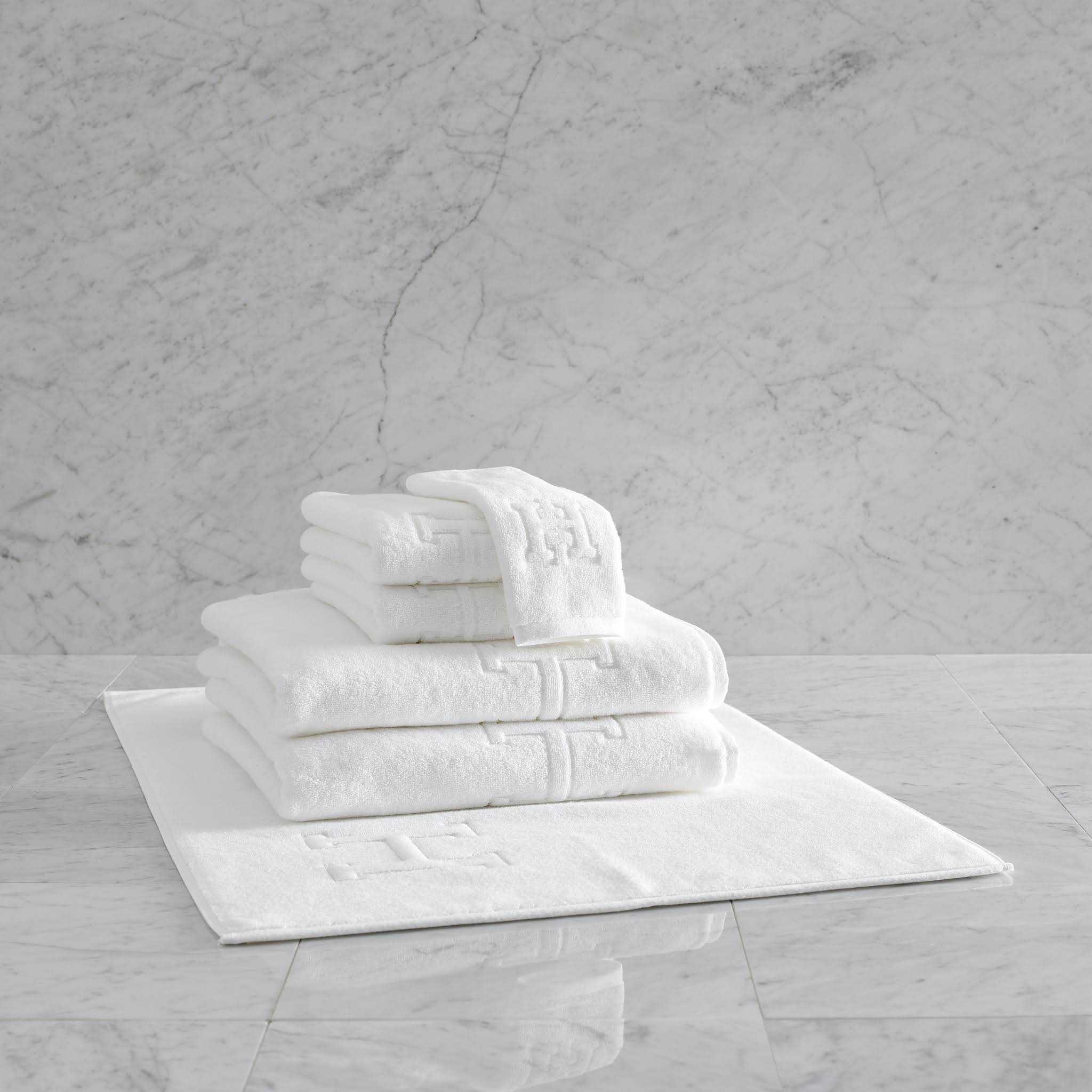 cba7e20a135ee9f71f5e07971267d3918b3e9b8cf202faa3b0ccdd5e03702d32.jpg Matouk Auberge Bath Towel - Image 1