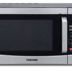Toshiba 1.1-cu ft 1000-Watt Countertop Microwave (Stainless Steel)