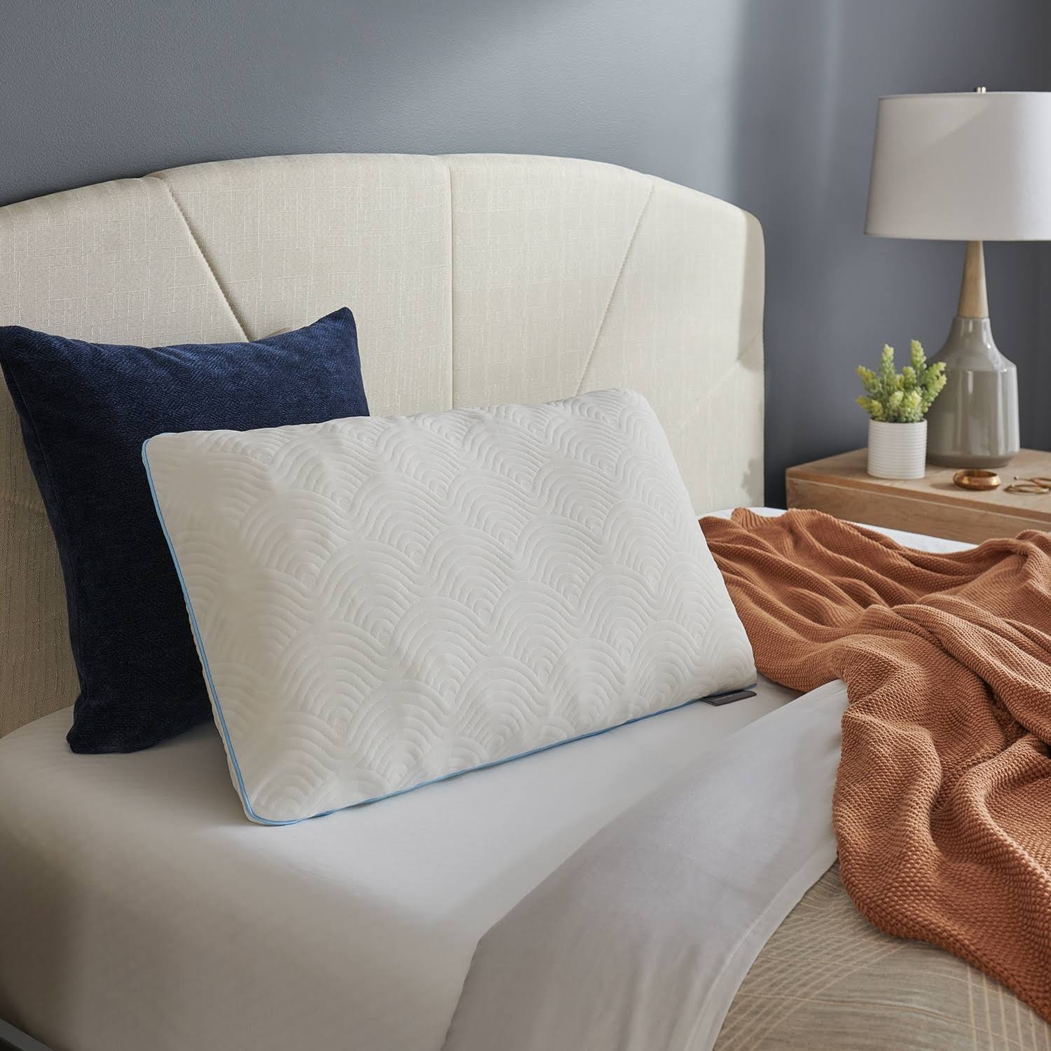 de47055540b54b21ea395db16a69759da76756703247c334d2816d3bc62a2b5e.jpg TEMPUR-Cloud Adjustable Pillow - Queen - Image 1