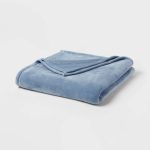 Full/Queen Solid Plush Blanket Blue - Room Essentials
