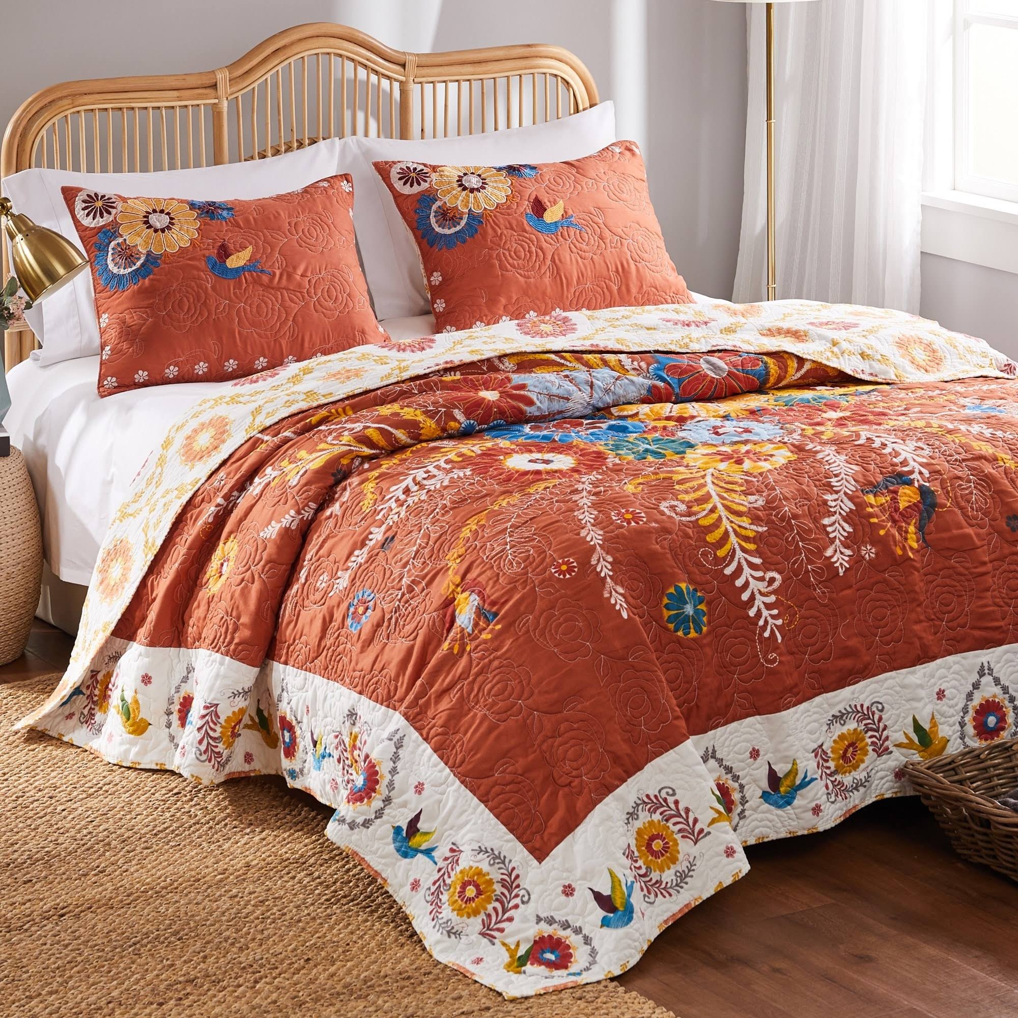 e2bda8f7f460e18e4cc0b3bd647f281ca40497fe696dcc62a7d5b467e2eacd2c.jpg Barefoot Bungalow Topanga Bohemian Floral Orange Quilt Set - Full - Queen - Image 1