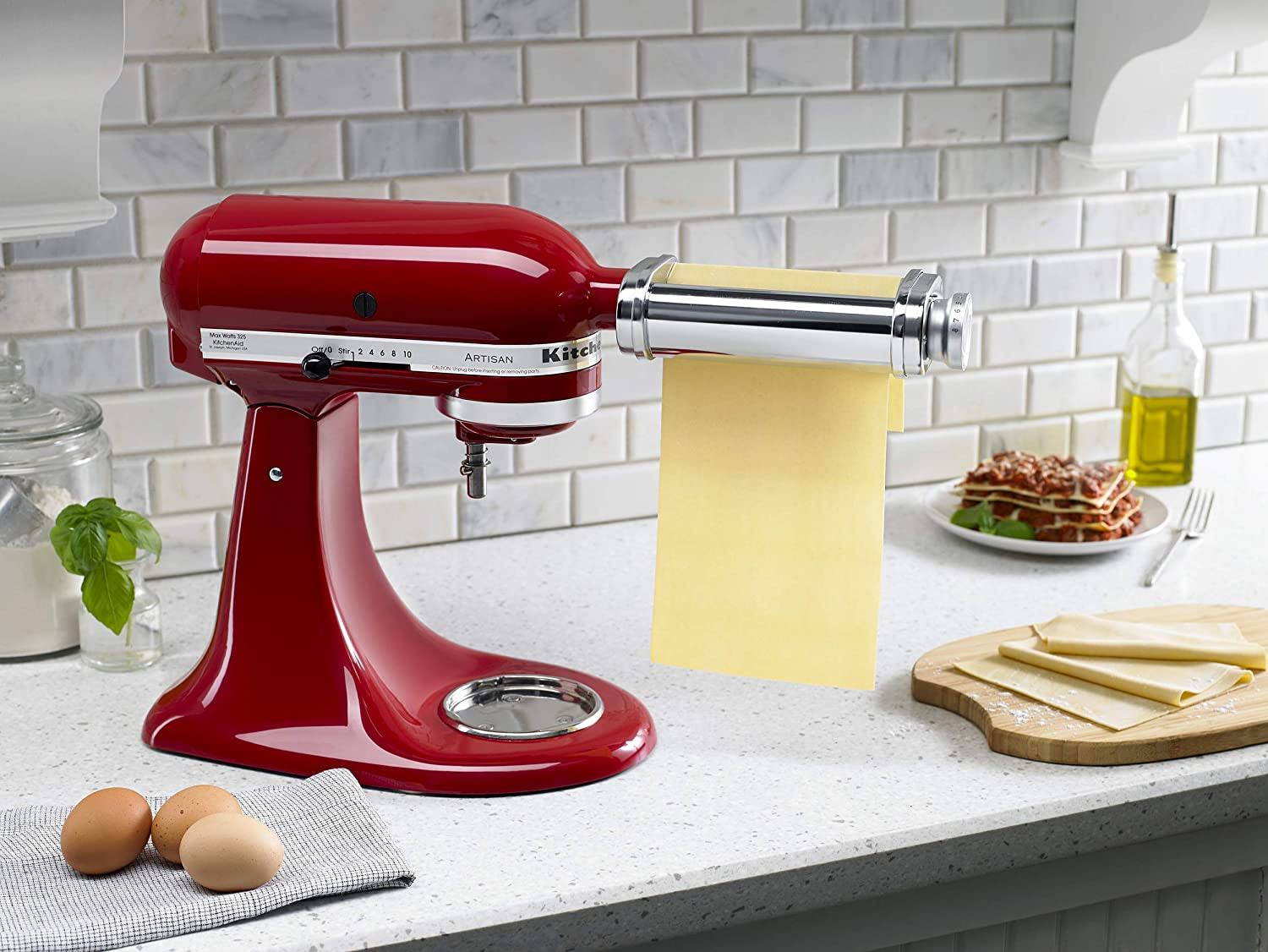 e5ba7febb4bda8b571de8f6f7c9f78e4fe395709409acdb8f8e257932c04f5f3.jpg KitchenAid KSMPSA Pasta Roller Attachment Silver 1' - Image 1