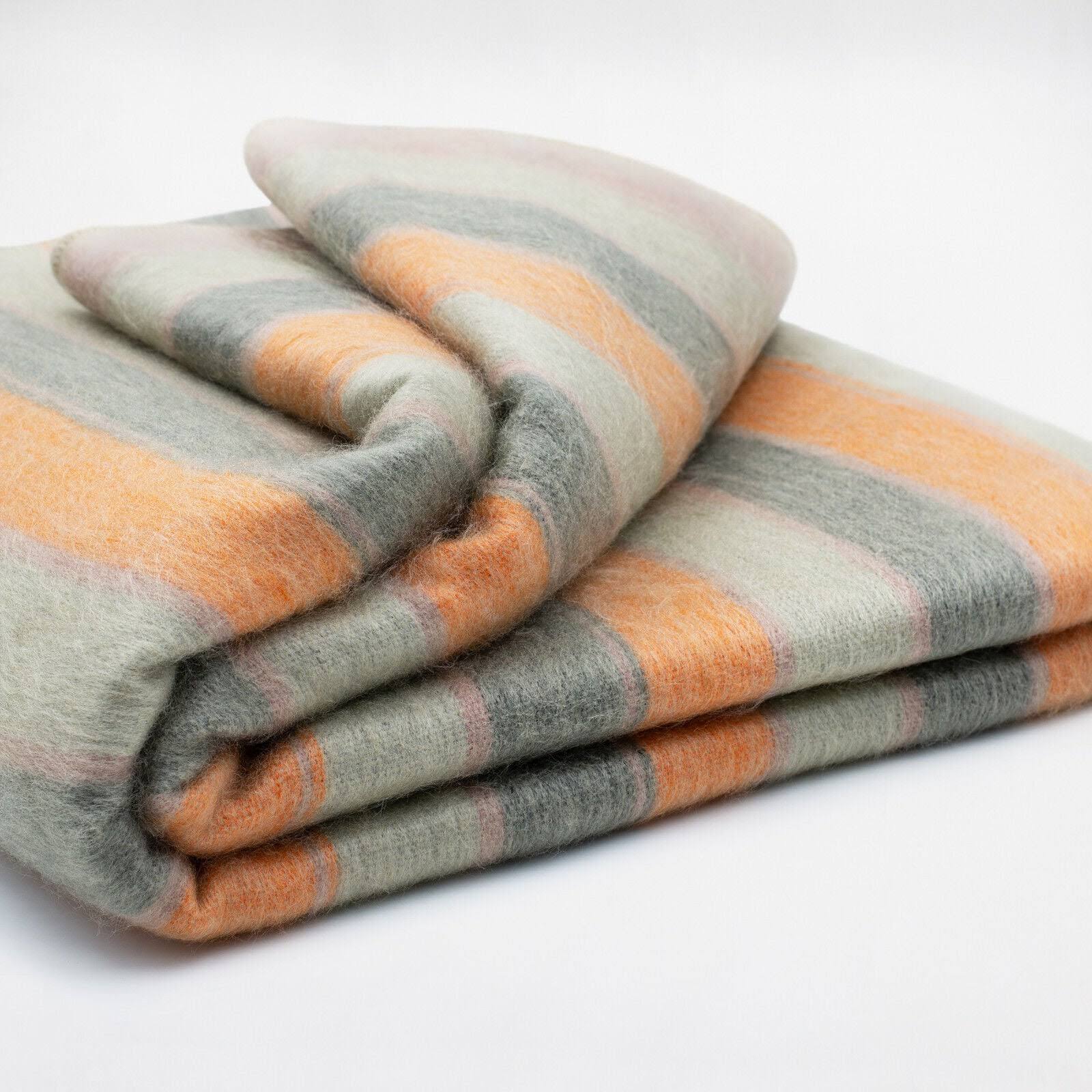 e8a3dc55714270d6c118242a2232922e3f6373e8e14d13e0d103c02e20b95720.jpg Ecualama - Wool Blanket - Baby Alpaca Wool Throw Blanket Queen - Harvest Moon - orange/dark/light Gray - Image 1