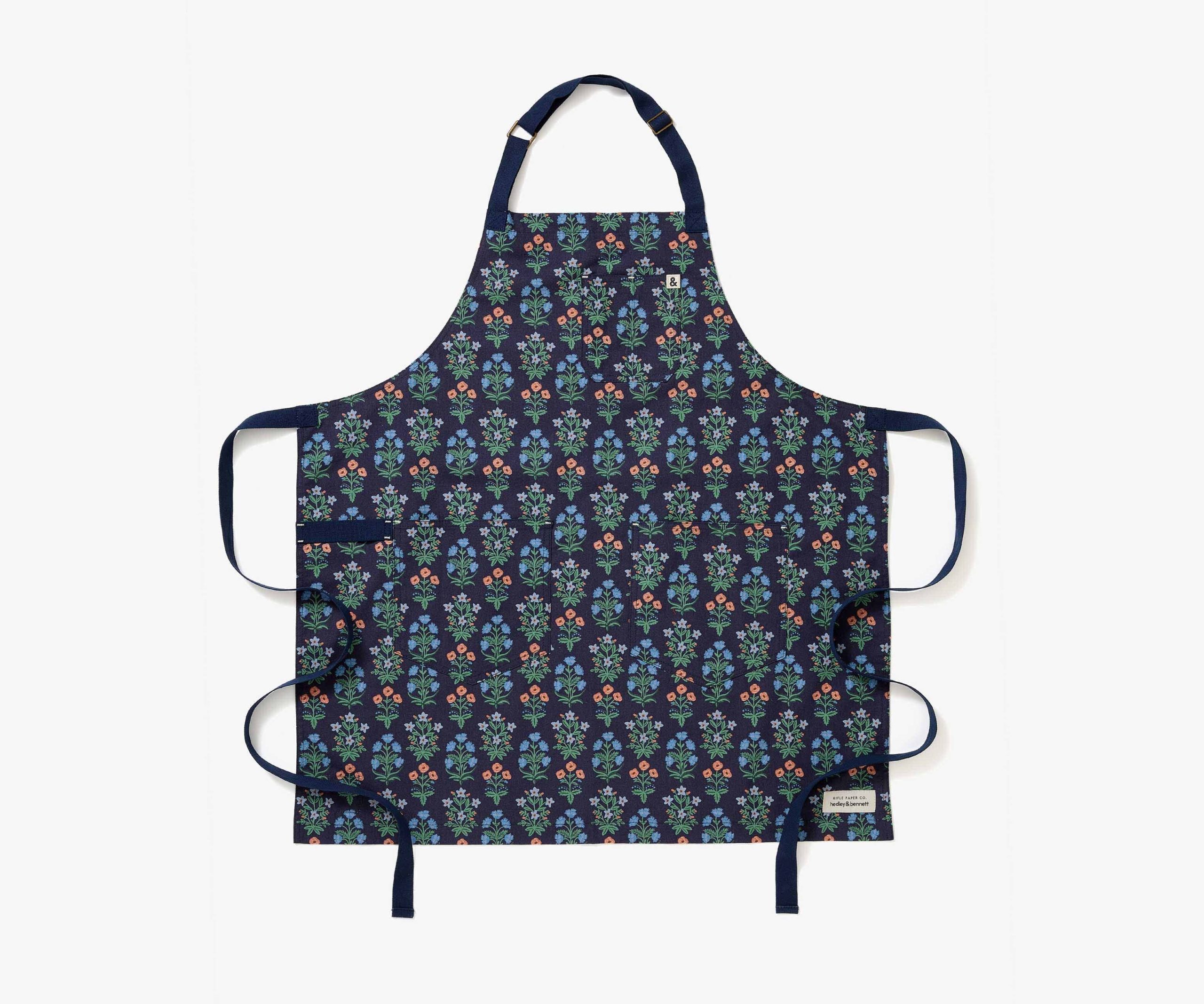 efcad32cf24d8ce2f9a3b8c05da595d02531f18a1b0378d333b51f0dd490a143.jpg Hedley & Bennett Essential Apron - Rifle Mughal Rose - Image 1