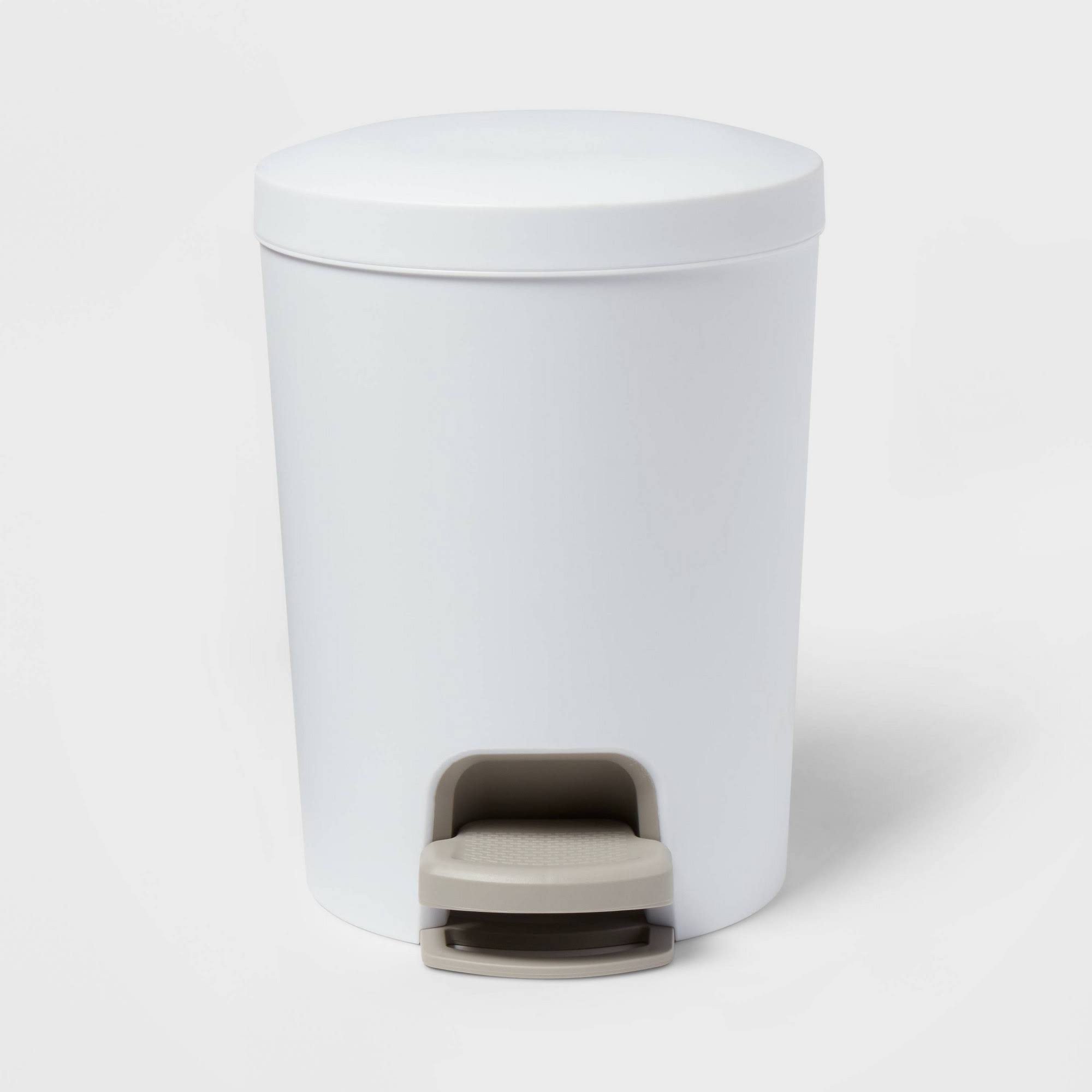 f0c019d03cba2b58e8dbe4435492f94620e6faa868f19a6ea846e6ca5d9bbc2a.jpg 1.6gal Round Step Trash Can - Brightroom - Image 1