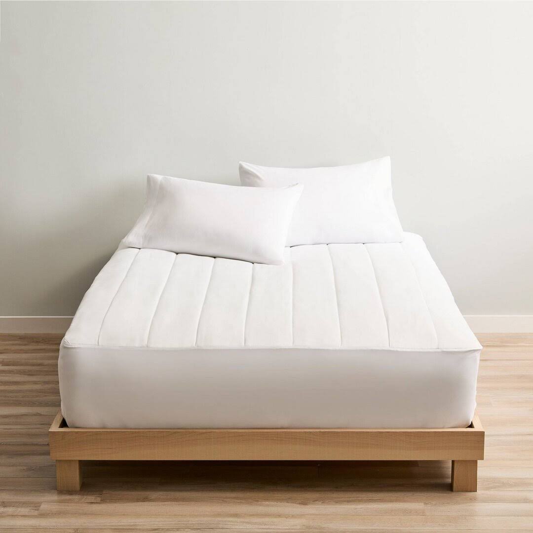 f2d08dd46387a203d33e0c1d5bbfd07cbb9c11ccb150243f98a23ff3bbfce491.jpg Sunbeam King Size Electric Mattress Pad Wi-Fi Connection - Image 1