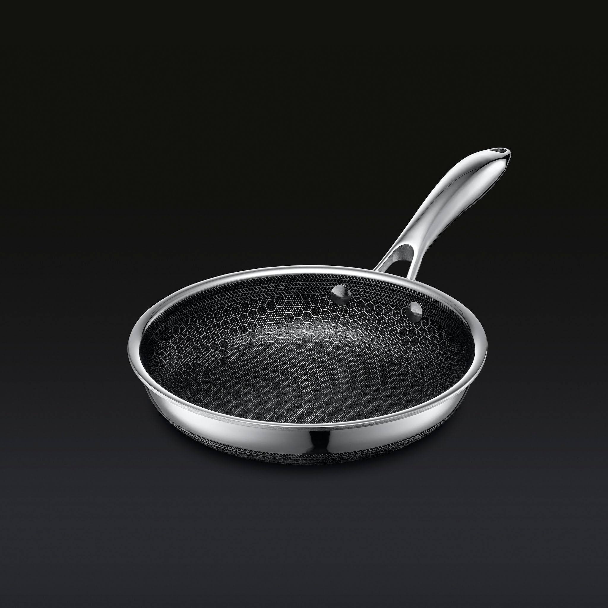 f2fb5f9b3cb03a3afc7185de768588b6b56161f4c2bfe191816a1e9aadd78f3b.jpg HexClad Hybrid Cookware 8 inch Fry Pan - Image 1