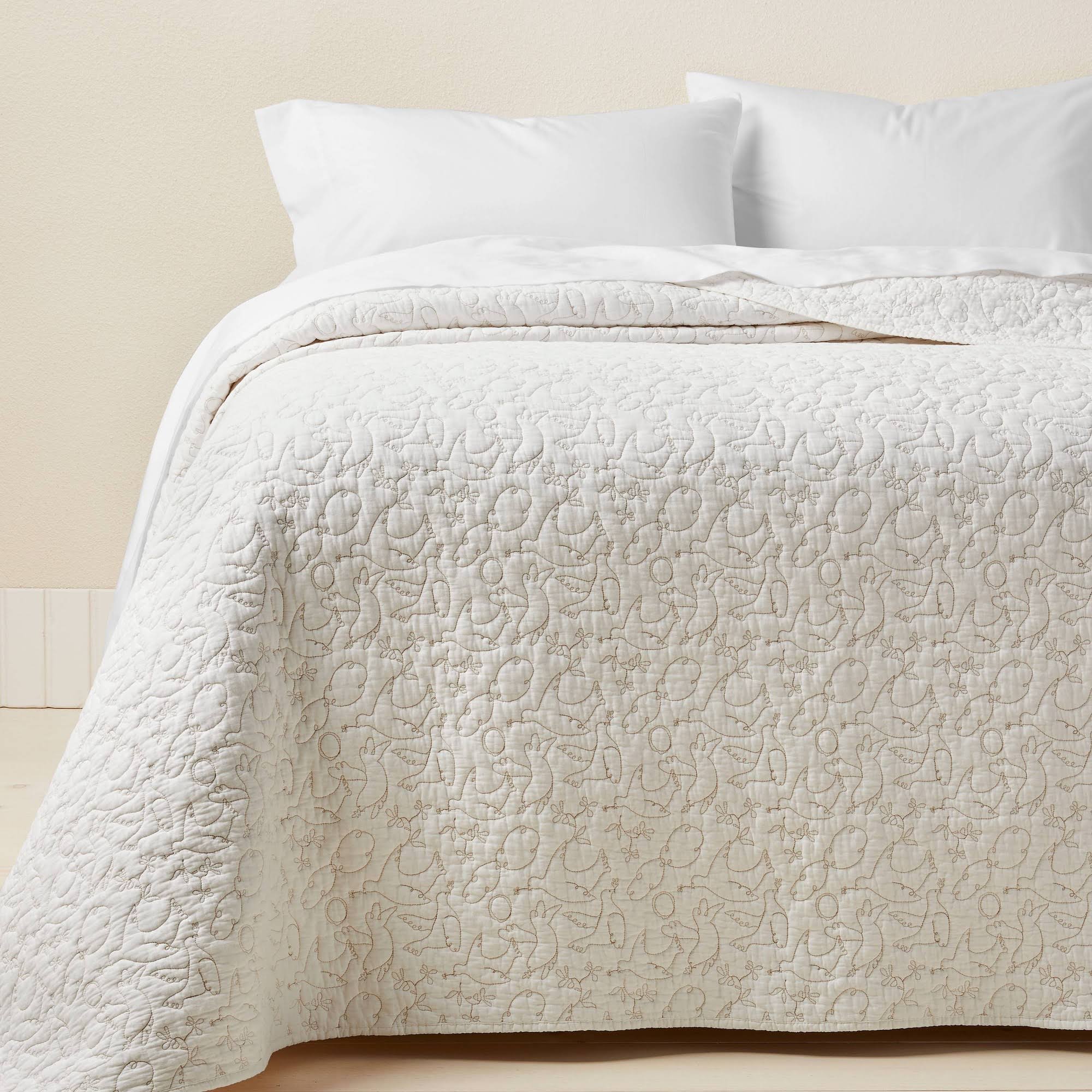 f47b479aed9f770054b3283eb0a8f273185ad4445cfa35b39d8dccbb2139f01b.jpg Full/Queen Dove Stitch Quilt Off-White - Opalhouse Designed with Jungalow - Image 1