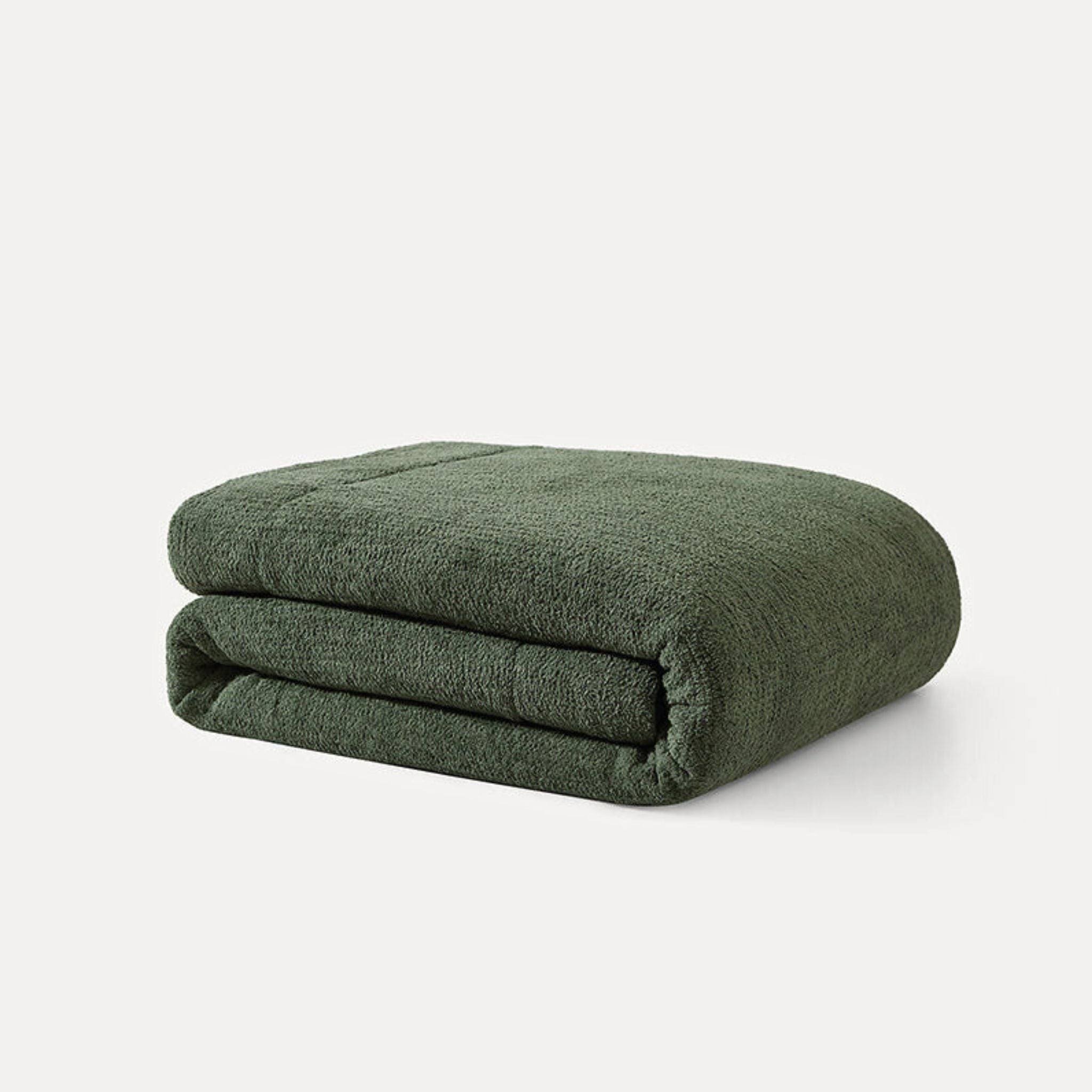 fb2a8ac72ce2e18179426337dcc85c771f5701090378083532d5c0b702e7f950.jpg Sunday Citizen Snug Comforter, King - Moss - Image 1