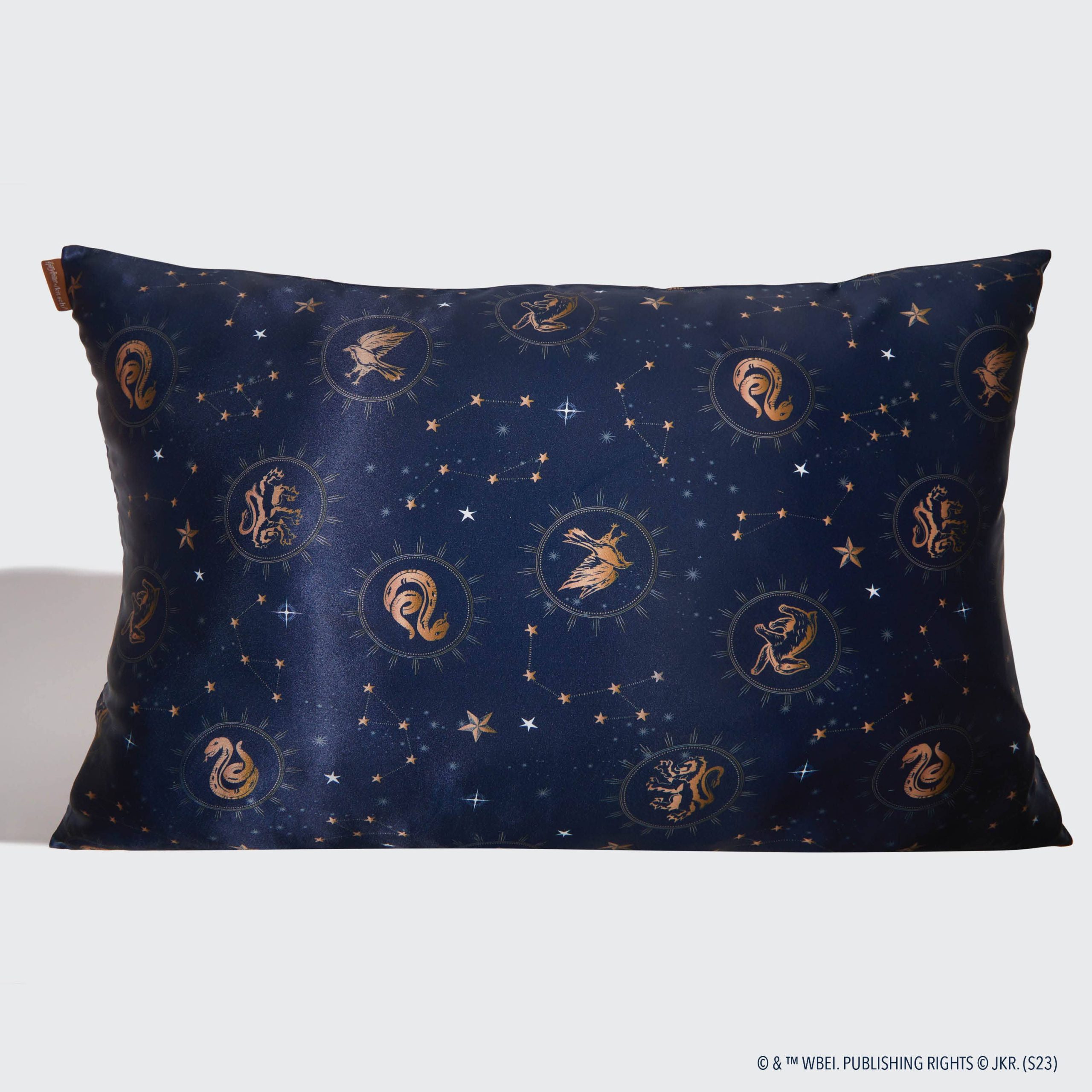 fb72db1dff625fa5b6ae153cd26f56fe0b08f03a313eb0a32223a3165842261b.jpg Harry Potter x Kitsch Satin Pillowcase - Midnight at Hogwarts - Image 1