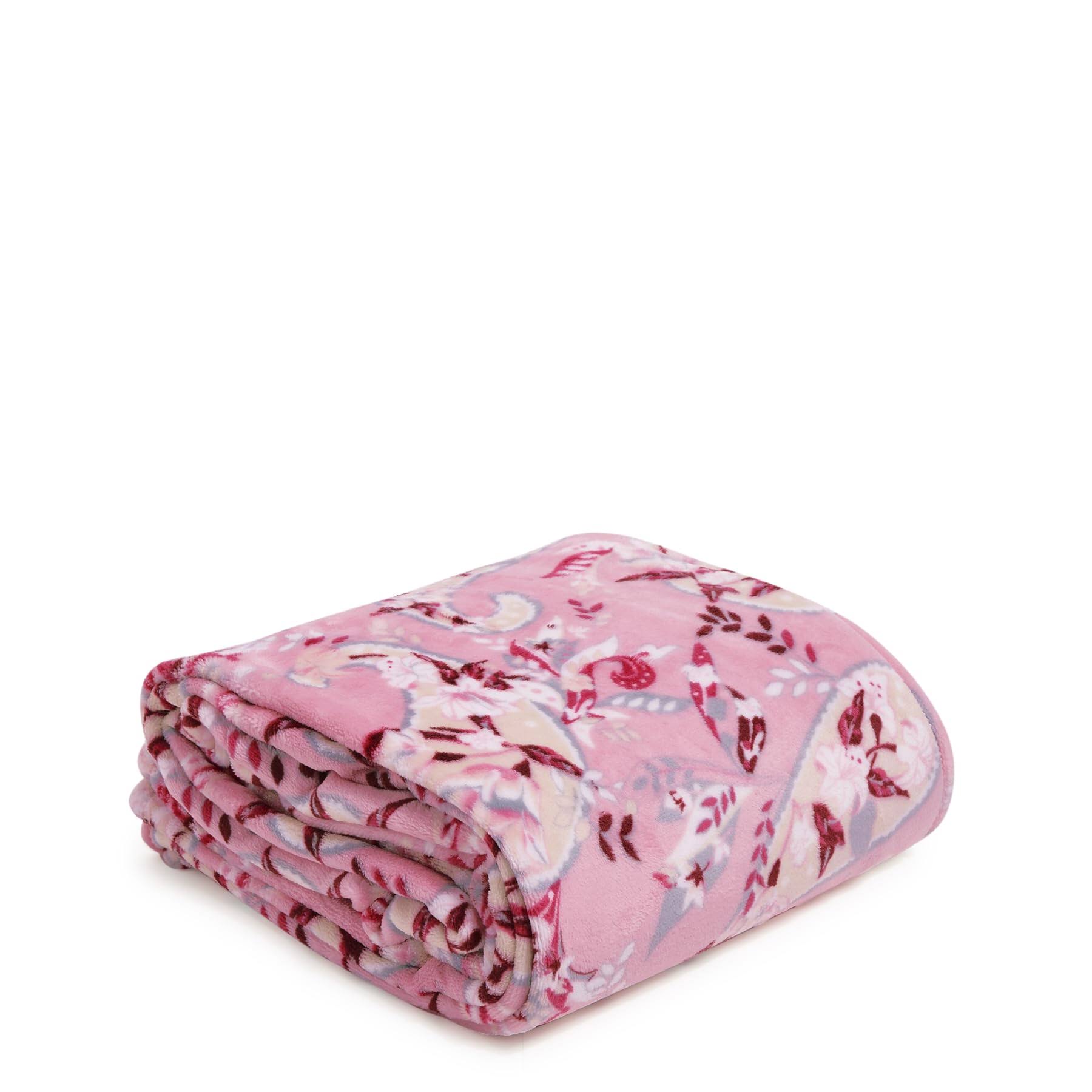 ff130d6d5d12f3acb19ade2f81f7d23dde7d526490c830ef19cdd31524a6c30f.jpg Vera Bradley Plush Throw Blanket Botanical Paisley Pink - Image 1