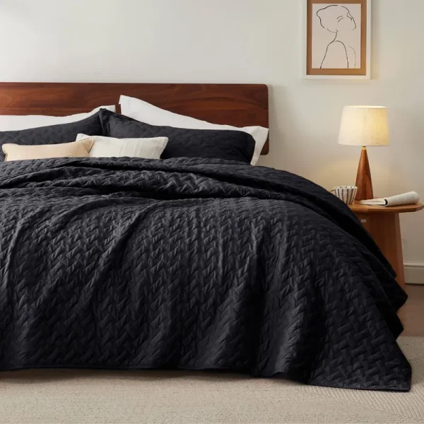 Bedsure Black Quilt Queen - Full/Queen Lightweight Summer Quilt Set - Bedspreads & Coverlets for All Season (Includes 1 Quilt 2 Shams)
