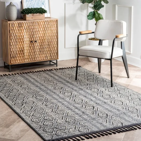 nuLOOM Chenoa Striped Tribal Tassel Area Rug - 7' 6" x 9' 6" - Gray