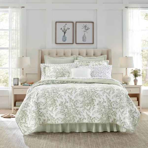 Laura Ashley Bedford Cotton Reversible Quilt Set - Green - Twin