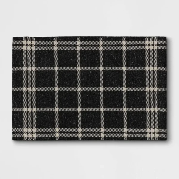 2'x3' Indoor/Outdoor Woven Tapestry Rug Black - Threshold