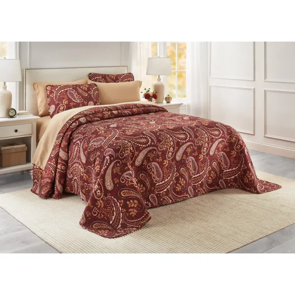 BH Studio Reversible Quilted Bedspread by BH Studio in Garnet Paisley (Size Twin)