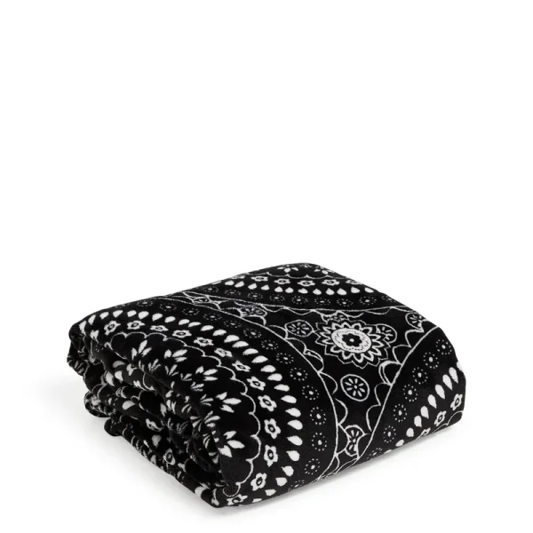 Vera Bradley Fleece Plush Throw Blanket (Black Bandana Medallion)