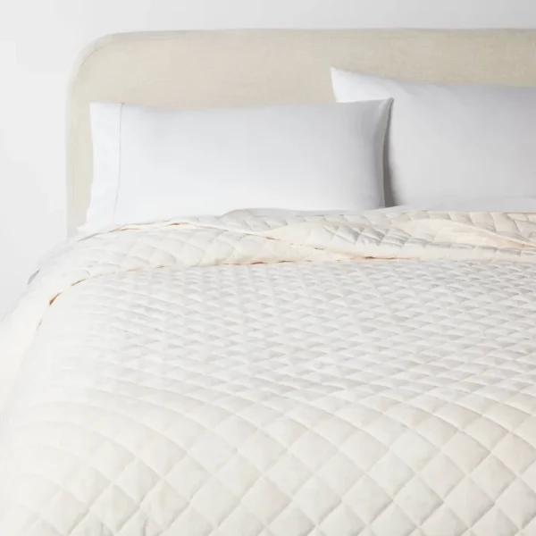 Full/Queen Luxe Diamond Stitch Velvet Quilt Ivory - Threshold