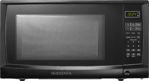 Insignia - 0.7 Cu. ft. Compact Microwave - Black