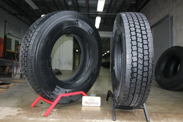Tire 295/75R22.5 Pirelli D - H89 Drive Closed Shoulder 14 Ply L 144/141