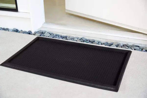 Ottomanson Easy Clean, Waterproof Non-Slip Indoor/Outdoor Rubber Boot Tray, 18 in. x 28 in., Black Tray