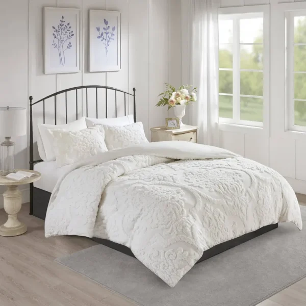 Madison Park - Viola 3 Piece Tufted Cotton Chenille Damask Duvet Cover Set - White - King/Cal King