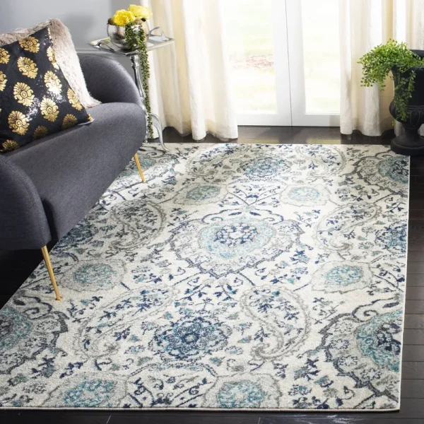 Safavieh Madison MAD600C 5'1" x 7'6" Cream / Light Grey Area Rug