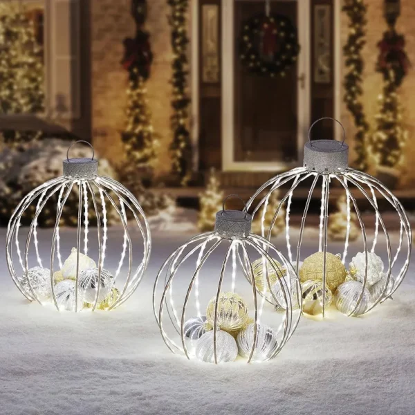 Member's Mark 3-Piece Pre-Lit Ornament D��cor - Metallic