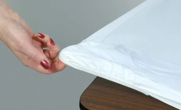 Kwik-Covers 8' Rectangular Plastic Table Covers 30" x 96" (8 Feet), Bundle of 10 - Indoor or Outdoor Fitted Table Covers for Banquet Tables (10 Pack
