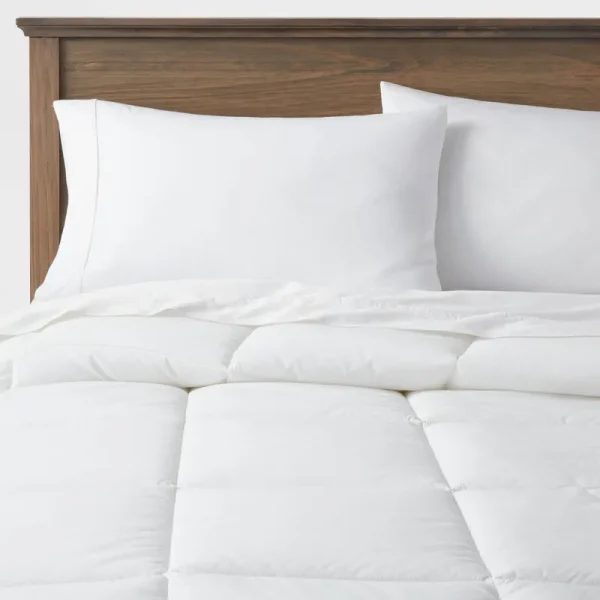 King/California King Down Alternative Comforter - Threshold