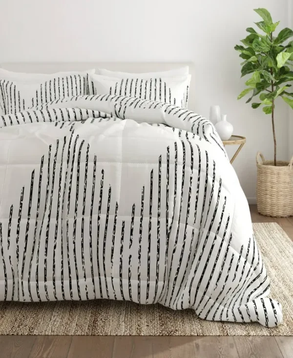 Home Collection Premium Ultra Soft Diamond Stripe Down-Alternative Comforter - Gray - King