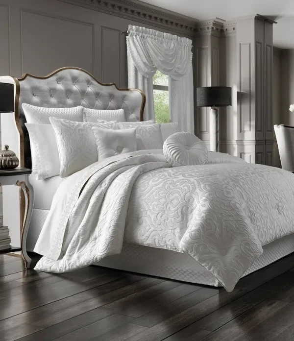 J Queen New York Astoria Comforter Set - White - Queen