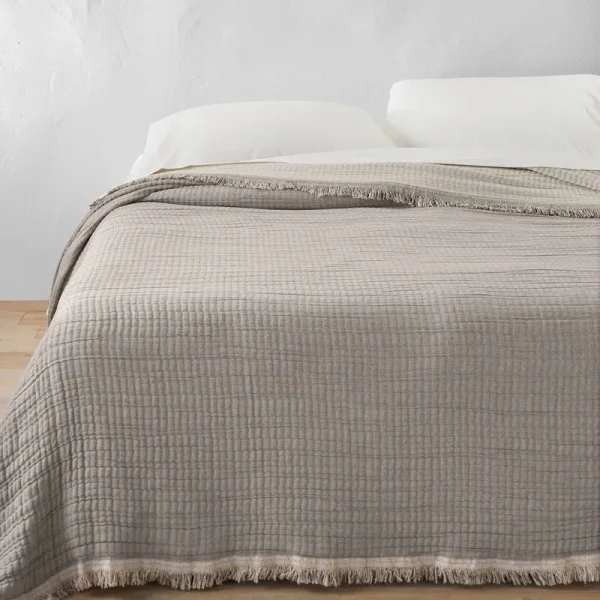 King Reversible Textured Cotton Chambray Coverlet Dark Gray/White - Casaluna