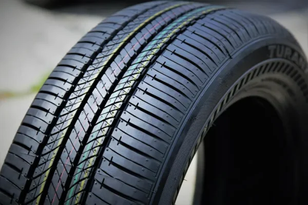 Bridgestone Turanza EL400 - 02 P205/55R - 16 89 H Tire