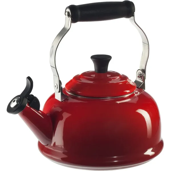 Le Creuset Whistling Tea Kettle - 1.8 qt - Red