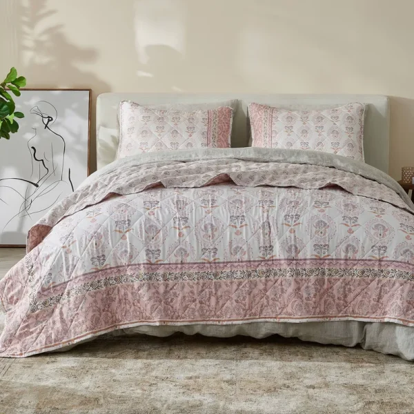 Patina Vie Maison Vintage-Inspired Floral Reversible Quilt Set with Shams - Block Floral - Rose Pink - Full - Queen