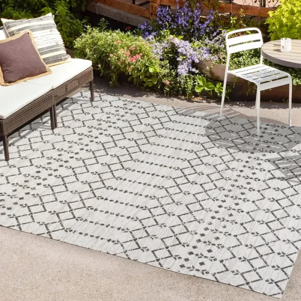 Jonathan Y Ourika Moroccan Geometric Textured Weave Indoor/Outdoor Area Rug - Cream/Black - 3x5 Feet